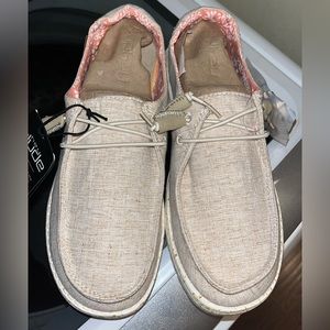 Hey Dude womens size 8 NWT